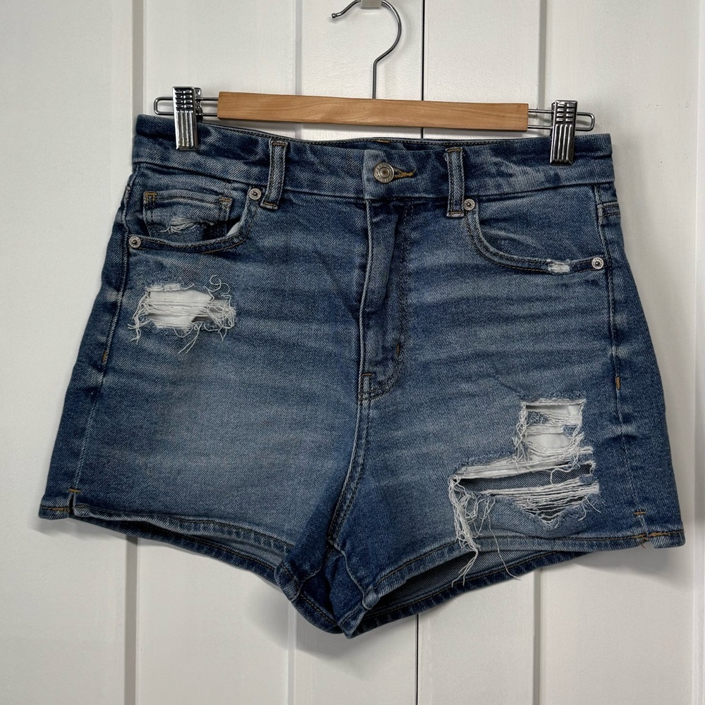 American Eagle Denim High Rise Mom Shorts, Size 6